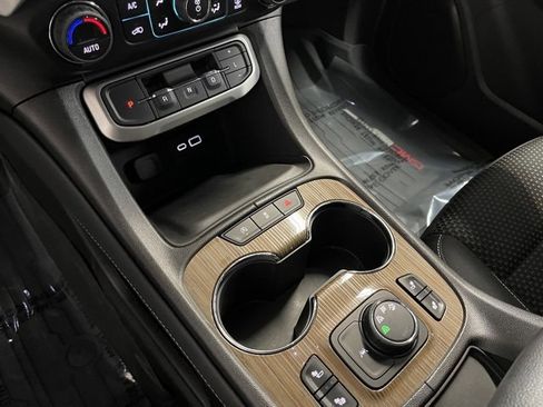 Used 2023 GMC Acadia SLE w/ Driver Convenience Package image 27