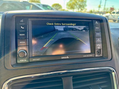Used 2017 Dodge Grand Caravan GT FWD image 4