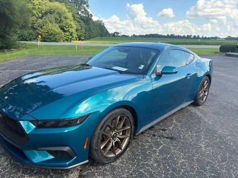 Used 2026 Ford Mustang Coupe RWD image 4