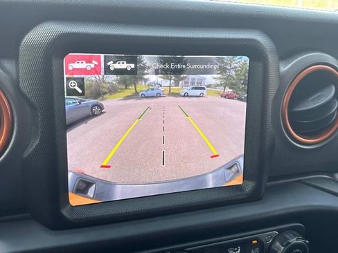 Used 2021 Jeep Gladiator Mojave AWD/4WD image 37