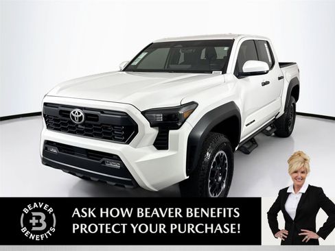 Certified 2025 Toyota Tacoma TRD Off-Road AWD/4WD image 1