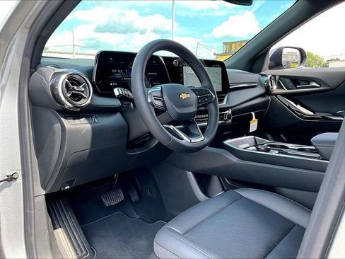 New 2027 Chevrolet Equinox LT w/ Convenience Package II FWD image 8