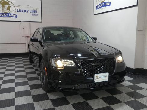 Used 2023 Chrysler 300 Touring w/ Sport Appearance Package RWD image 5
