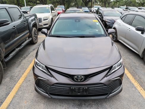 Used 2024 Toyota Camry LE w/ Convenience Package FWD image 5