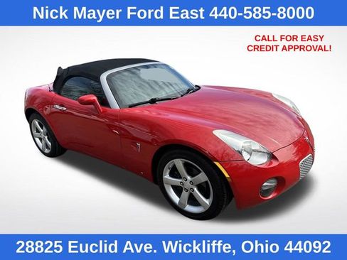 Used 2008 Pontiac Solstice Convertible w/ Convenience Package RWD image 1