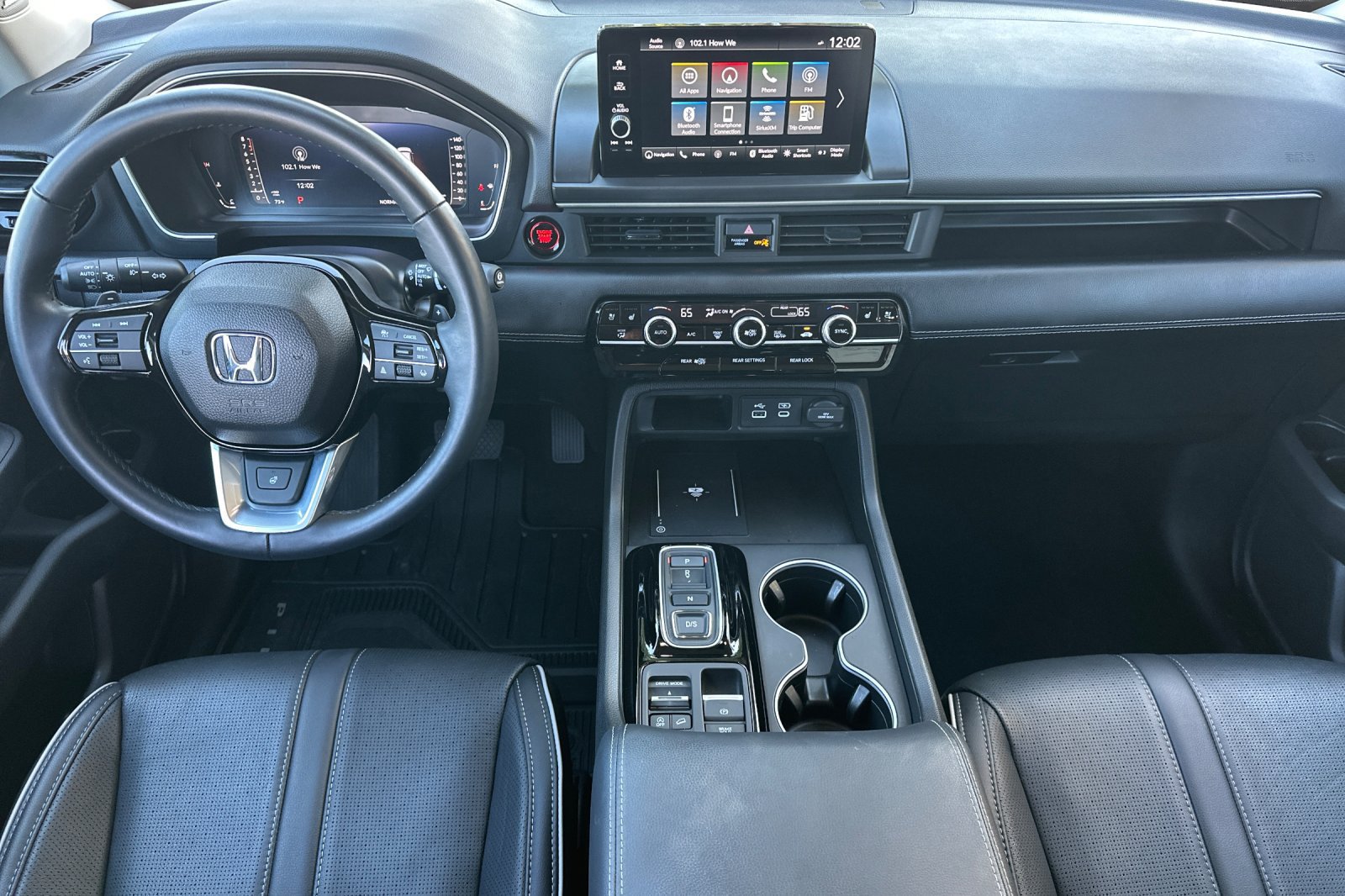 Used 2025 Honda Pilot Elite image 13