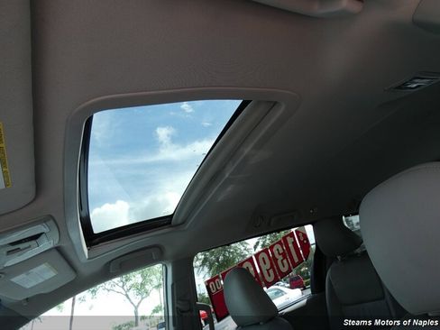 Used 2017 Toyota Sienna XLE FWD image 37