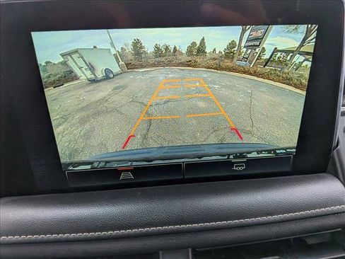 Used 2023 GMC Yukon SLT image 13