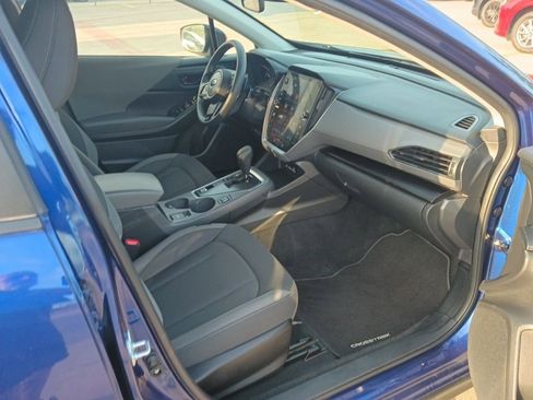 Used 2025 Subaru Crosstrek 2.0i Premium image 8
