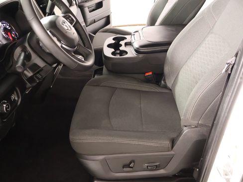 Used 2025 RAM 2500 Big Horn AWD/4WD image 11