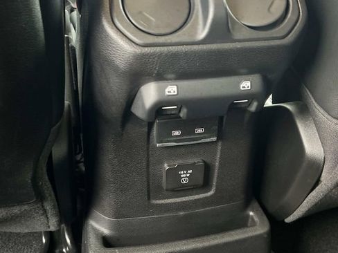 Used 2021 Jeep Wrangler Unlimited Rubicon w/ Dual Top Group image 18