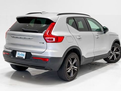 Used 2023 Volvo XC40 B5 Plus AWD/4WD image 26