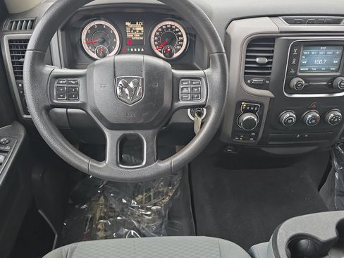 Used 2019 RAM 1500 Express AWD/4WD image 11