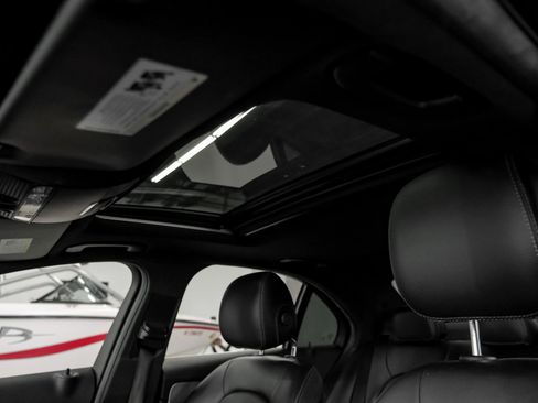 Used 2018 Mercedes-Benz C 300 Sedan image 5