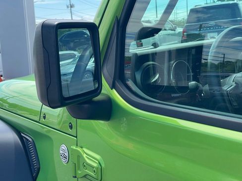 Used 2018 Jeep Wrangler Sport AWD/4WD image 22