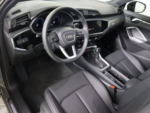 New 2025 Audi Q3 2.0T Premium image 10
