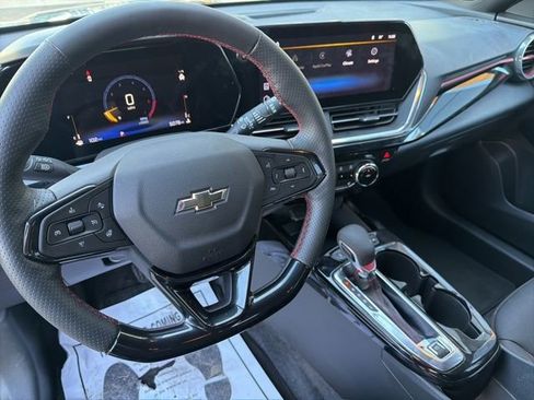 Used 2025 Chevrolet Trax RS image 22