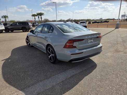 Used 2024 Volvo S60 B5 Plus image 5
