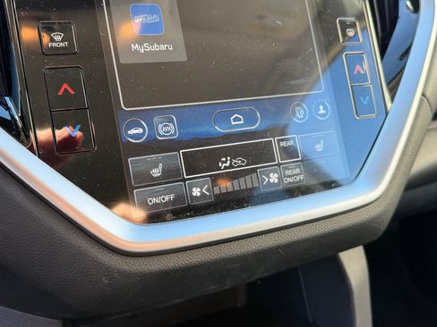 Used 2023 Subaru Ascent Limited image 19