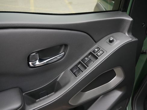 Used 2024 Nissan Frontier SL w/ Technology Package image 20