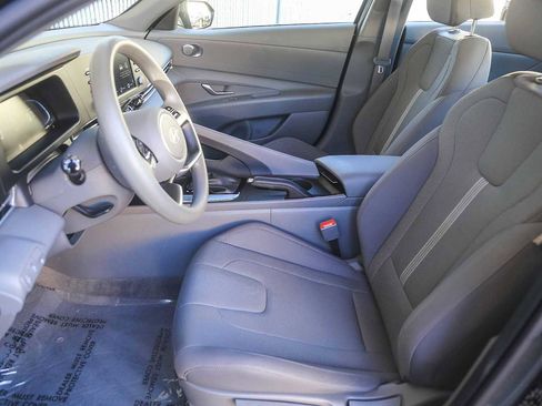Used 2024 Hyundai Elantra SE image 14