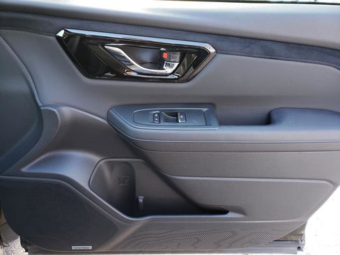 Used 2025 Subaru Forester Limited w/ Popular Package #2 image 18