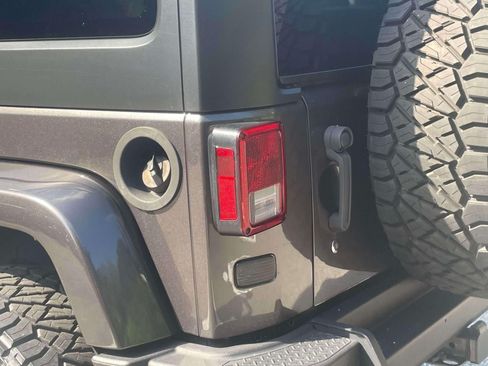 Used 2014 Jeep Wrangler Unlimited Sport w/ Quick Order Package 24S AWD/4WD image 10