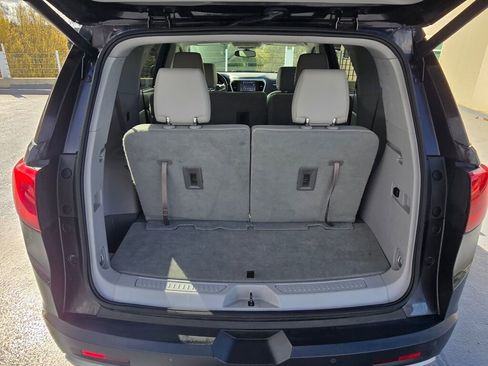 Used 2017 GMC Acadia SLT AWD/4WD image 13
