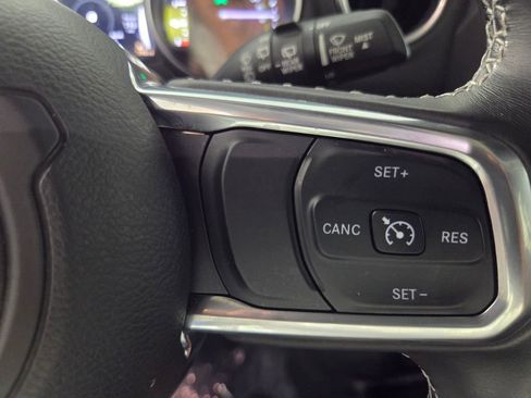 Used 2022 Jeep Wrangler Unlimited Sahara image 18