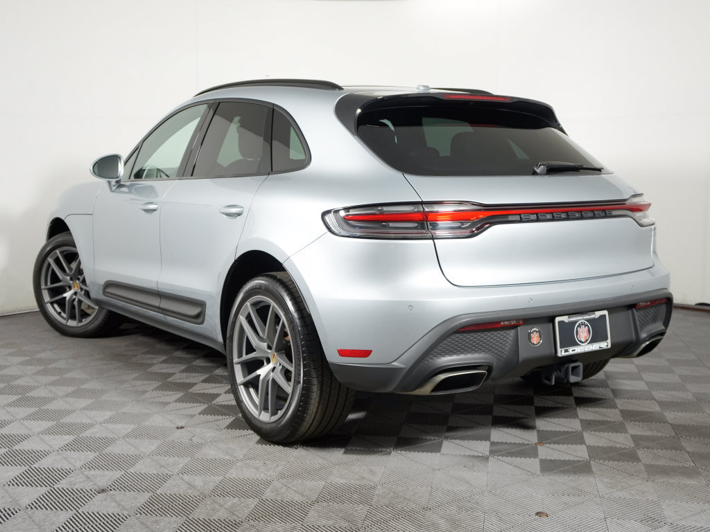 Certified 2023 Porsche Macan Turbo AWD/4WD image 3