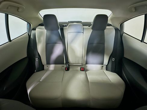 Used 2022 Toyota Corolla LE FWD image 29