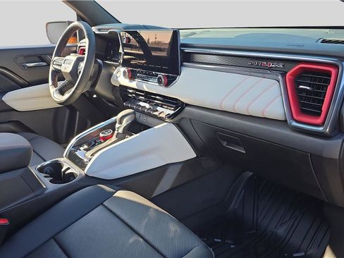 Used 2026 GMC Canyon AT4X AWD/4WD image 16