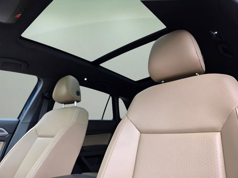 Used 2020 Volkswagen Atlas Cross Sport SE w/ Panoramic Sunroof Package image 20