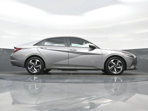 Certified 2023 Hyundai Elantra SEL w/ Convenience Package FWD image 29