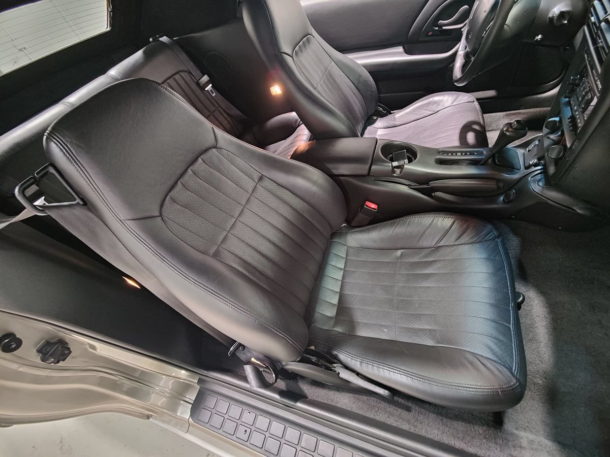 Used 2002 Chevrolet Camaro Z28 RWD image 17
