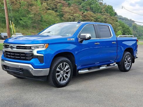 Used 2025 Chevrolet Silverado 1500 LT AWD/4WD image 3