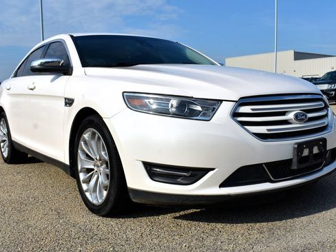 Used 2017 Ford Taurus Limited FWD image 7