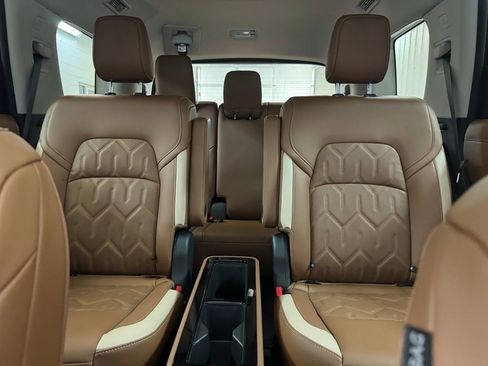 New 2026 Nissan Pathfinder Platinum image 14