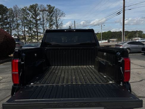 Used 2025 Toyota Tacoma TRD Off-Road image 34