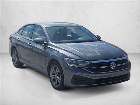 Used 2024 Volkswagen Jetta SE FWD image 3