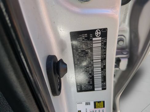 Used 2021 Toyota Corolla LE FWD image 23