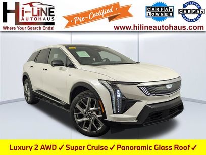 Used 2025 Cadillac Optiq Luxury 2 w/ LPO, Floor Liner Package