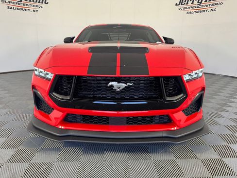 Used 2025 Ford Mustang GT Premium RWD image 5