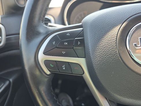 Used 2021 Jeep Grand Cherokee Laredo X image 27