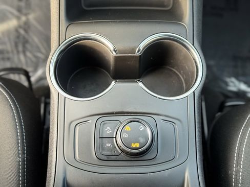 Used 2024 GMC Terrain SLE image 18