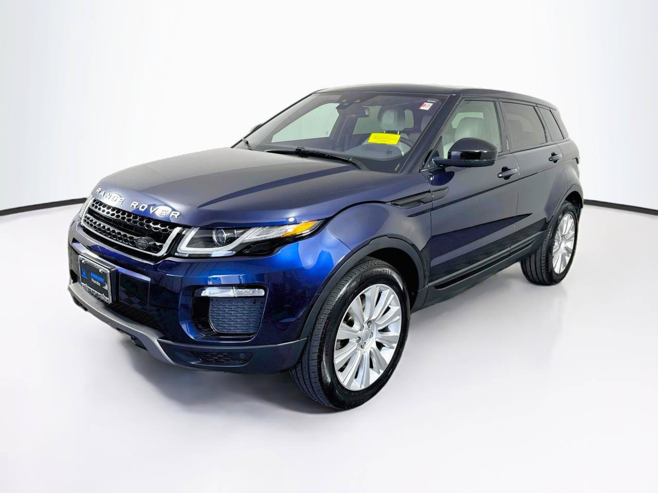 Used 2018 Land Rover Range Rover Evoque SE AWD/4WD image 3
