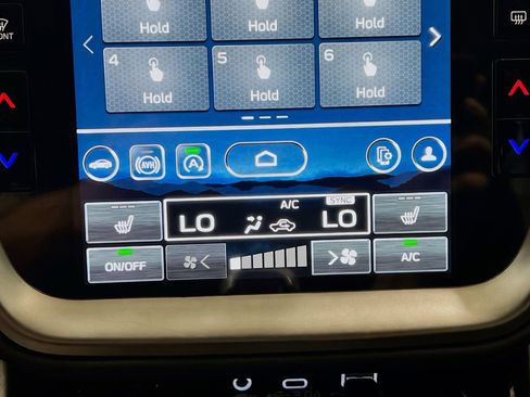 Used 2024 Subaru Outback Premium AWD/4WD image 11