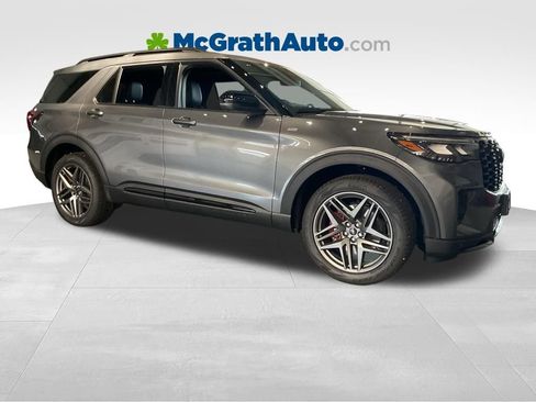 New 2026 Ford Explorer ST-Line w/ ST-Line Street Pack AWD/4WD image 2