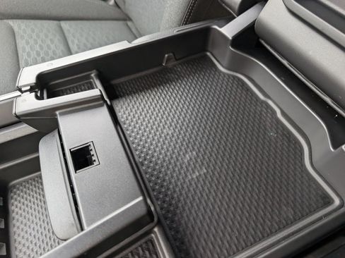 New 2026 RAM 1500 4x4 Crew Cab image 29