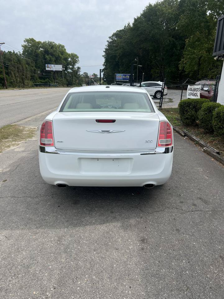 Used 2013 Chrysler 300 AWD w/ Driver Convenience Group image 5